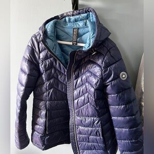 Noize Women's Navy Puffer Jacket size Medium cruelty free (recycled materials)